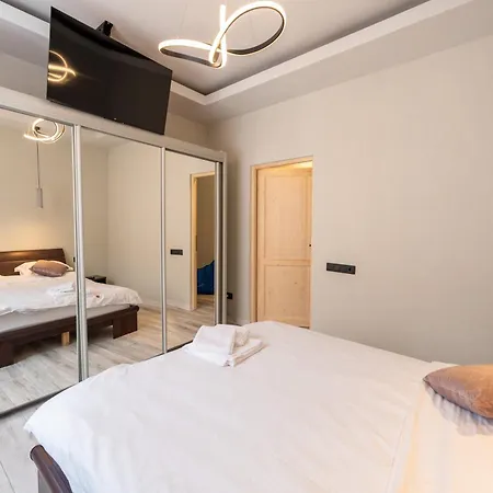 Barrique 13 - Breakfast At Restaurant & Minibar - Old Town