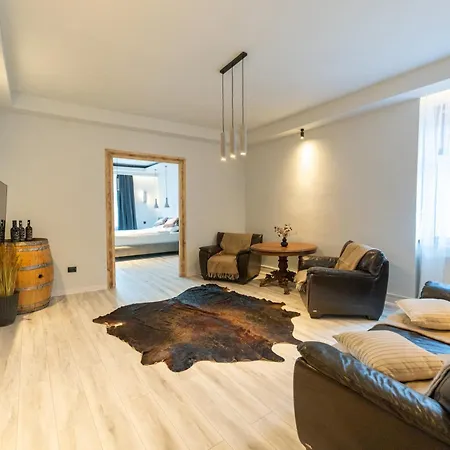 Barrique Republicii 56 בראשוב