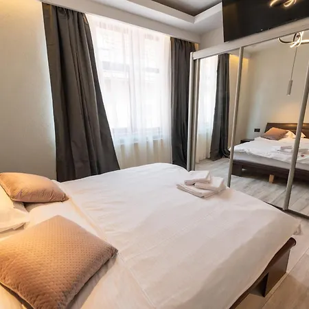 Barrique 13 - Breakfast At Restaurant & Minibar - Old Town