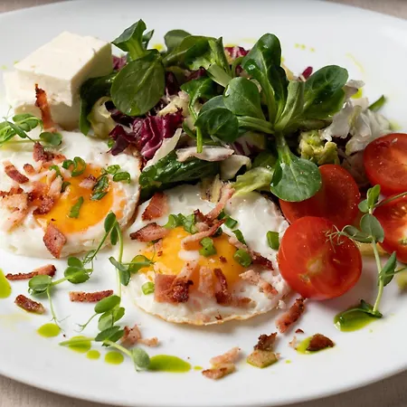 Barrique 13 - Breakfast At Restaurant & Minibar - Old Town Apartment Brasov