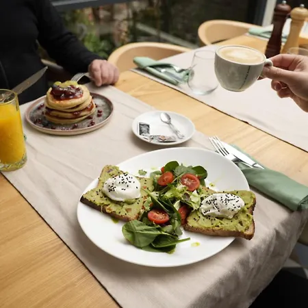 Barrique 13 - Breakfast At Restaurant & Minibar - Old Town * בראשוב
