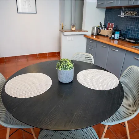 Barrique 13 - Breakfast At Restaurant & Minibar - Old Town דירה בראשוב