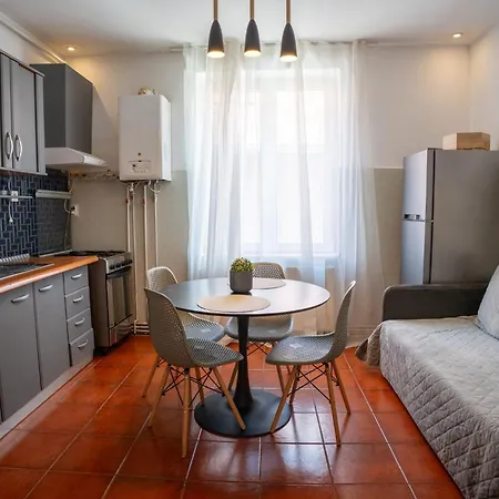 Barrique 13 - Breakfast At Restaurant & Minibar - Old Town * בראשוב