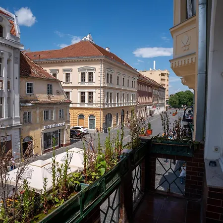 Barrique 13 - Breakfast At Restaurant & Minibar - Old Town * בראשוב