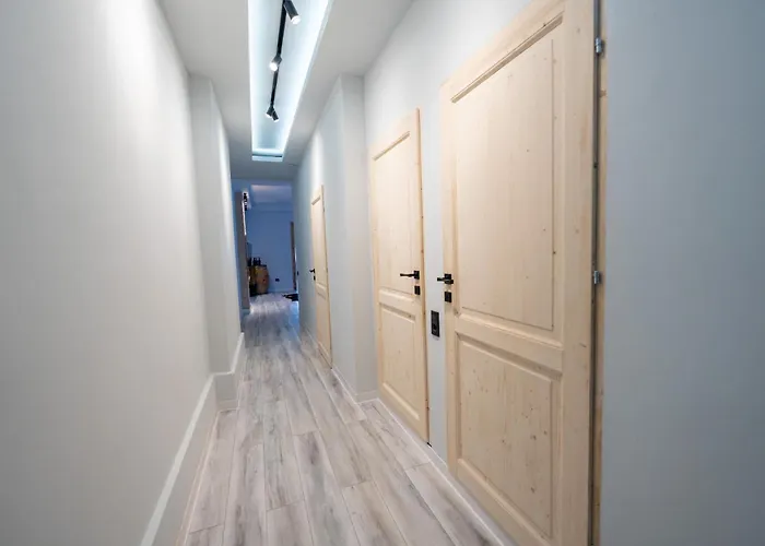 Barrique Republicii 56 * בראשוב